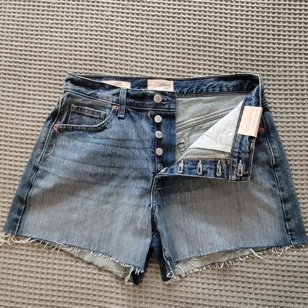 NWT‎ Universal Thread 90s Baggy Shorts Women 6 Mid Rise Button Fly Raw Hem Denim